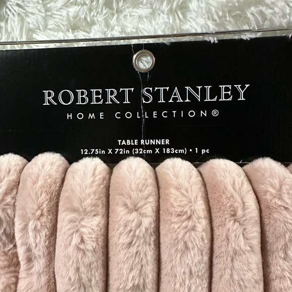 Robert Stanley Pink Table Runner - Picture 3 of 3
